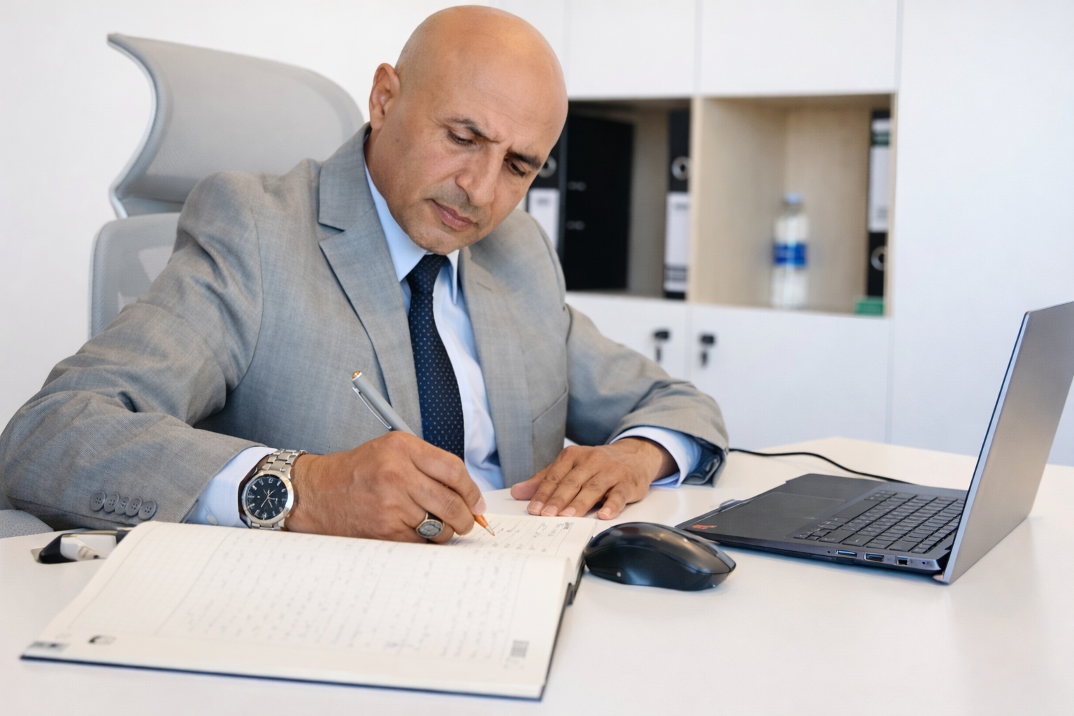 الخبير علي احمد الحبيشي